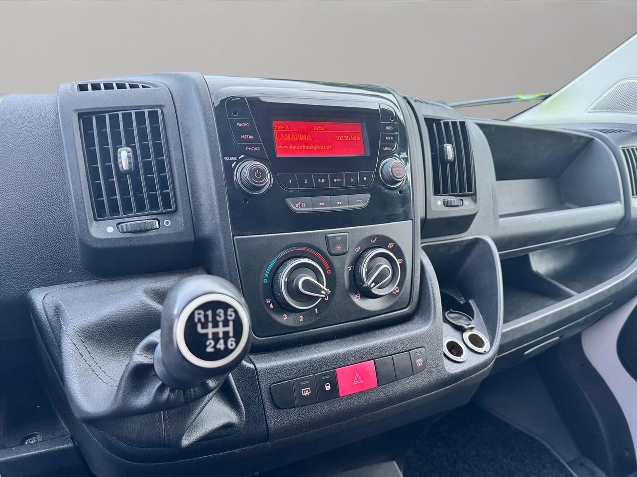 Peugeot Boxer 333 L2 H2 BHDI SS 6 V. M - Foto 16