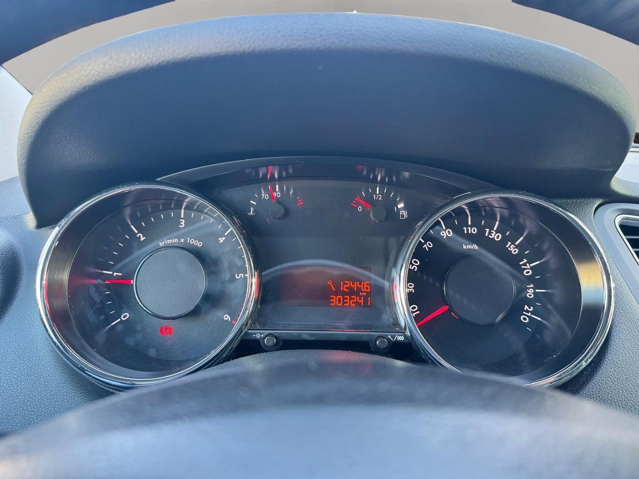 Peugeot 5008 Active 2.0 BlueHDi 150 - Foto 16