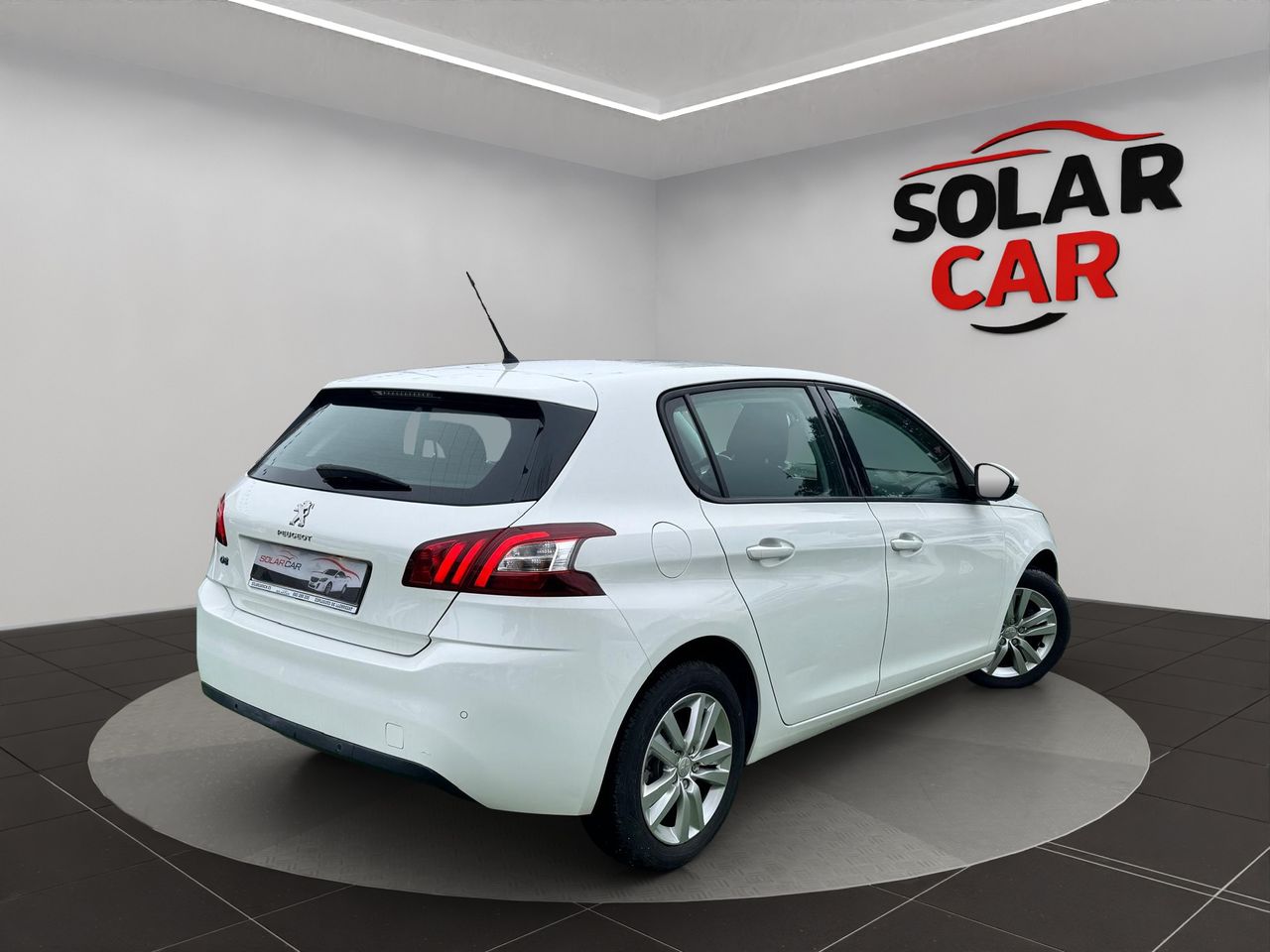 Peugeot 308 1.2 110CV - Foto 8