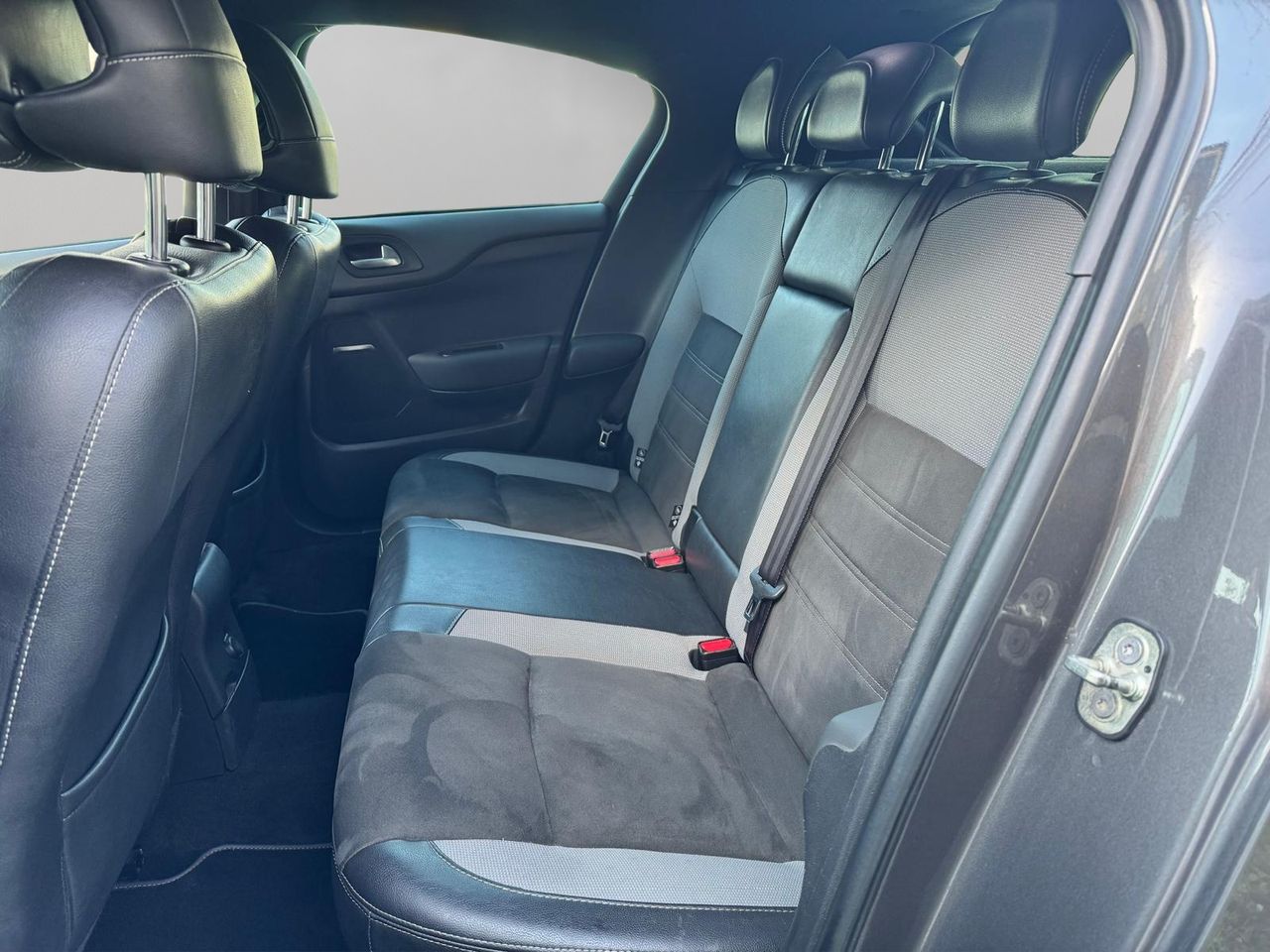 DS DS 4 4 Crossback PureTech 130 S&S Style - Foto 26