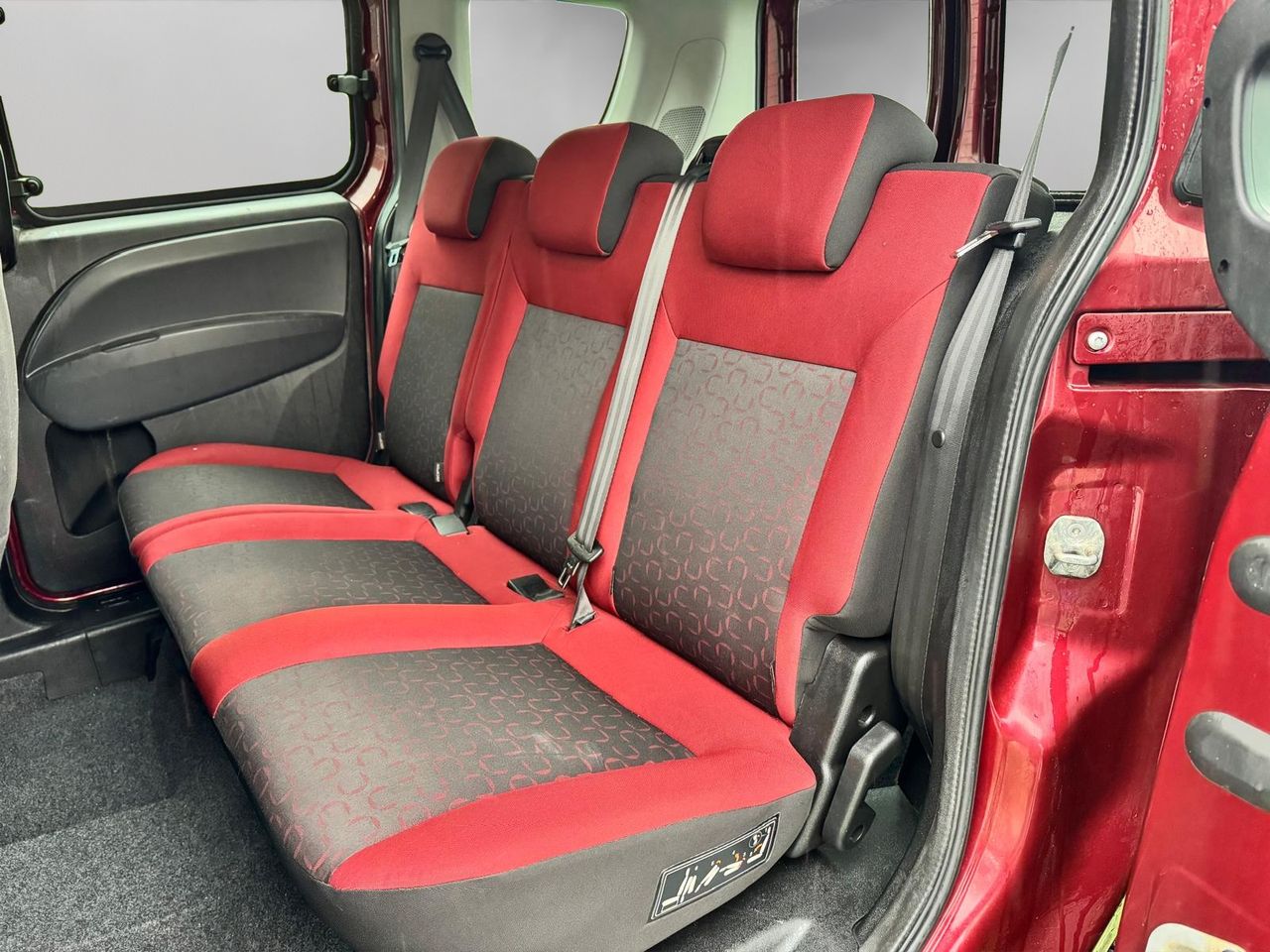 Fiat Doblò Dobló Panorama Dynamic 1.6 Multijet 105 - Foto 23