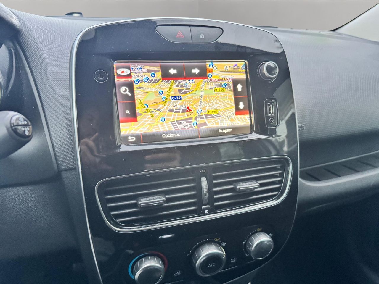 Renault Clio Limited dCi 66 kW (90 CV) - Foto 13