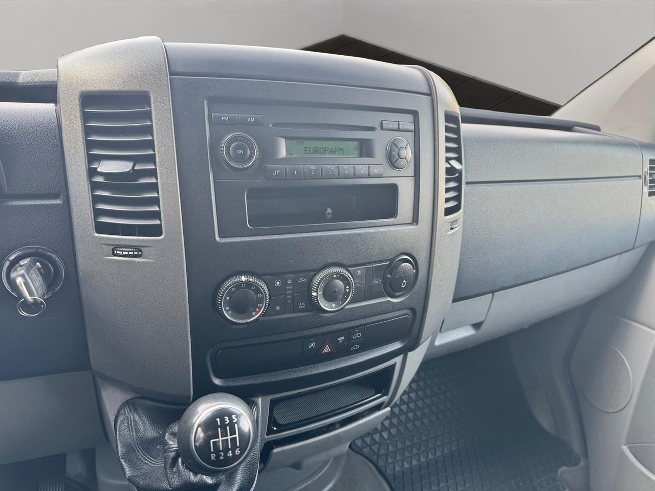 Volkswagen Crafter PRO Kombi 2.0TDI 163cv BMT 35 Medio - Foto 14