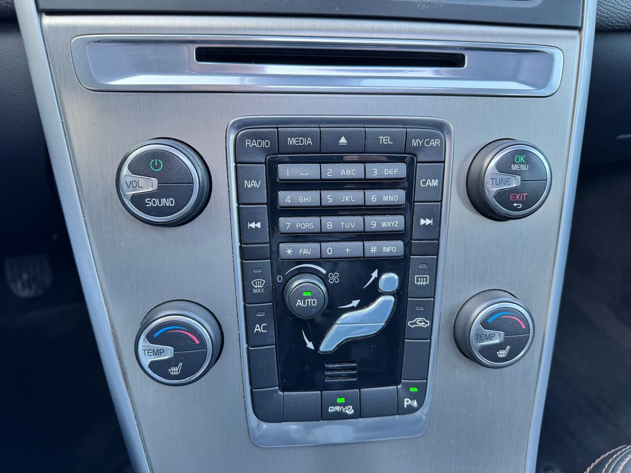 Volvo XC60 Kinetic DRIVe - Foto 18