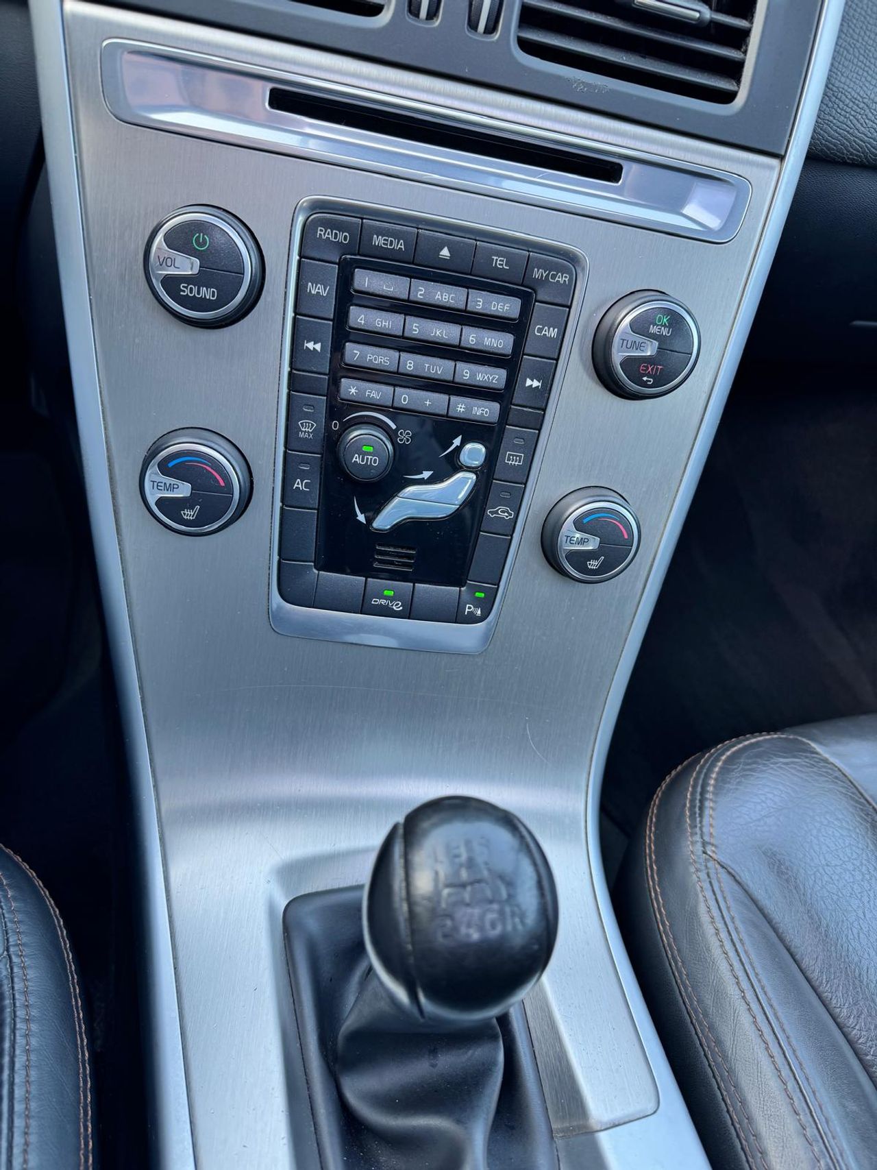 Volvo XC60 Kinetic DRIVe - Foto 17