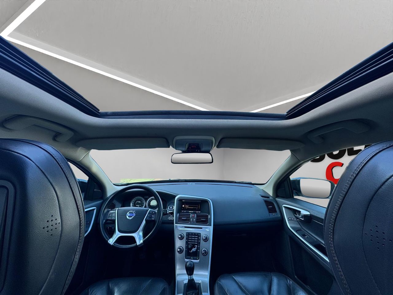 Volvo XC60 Kinetic DRIVe - Foto 25