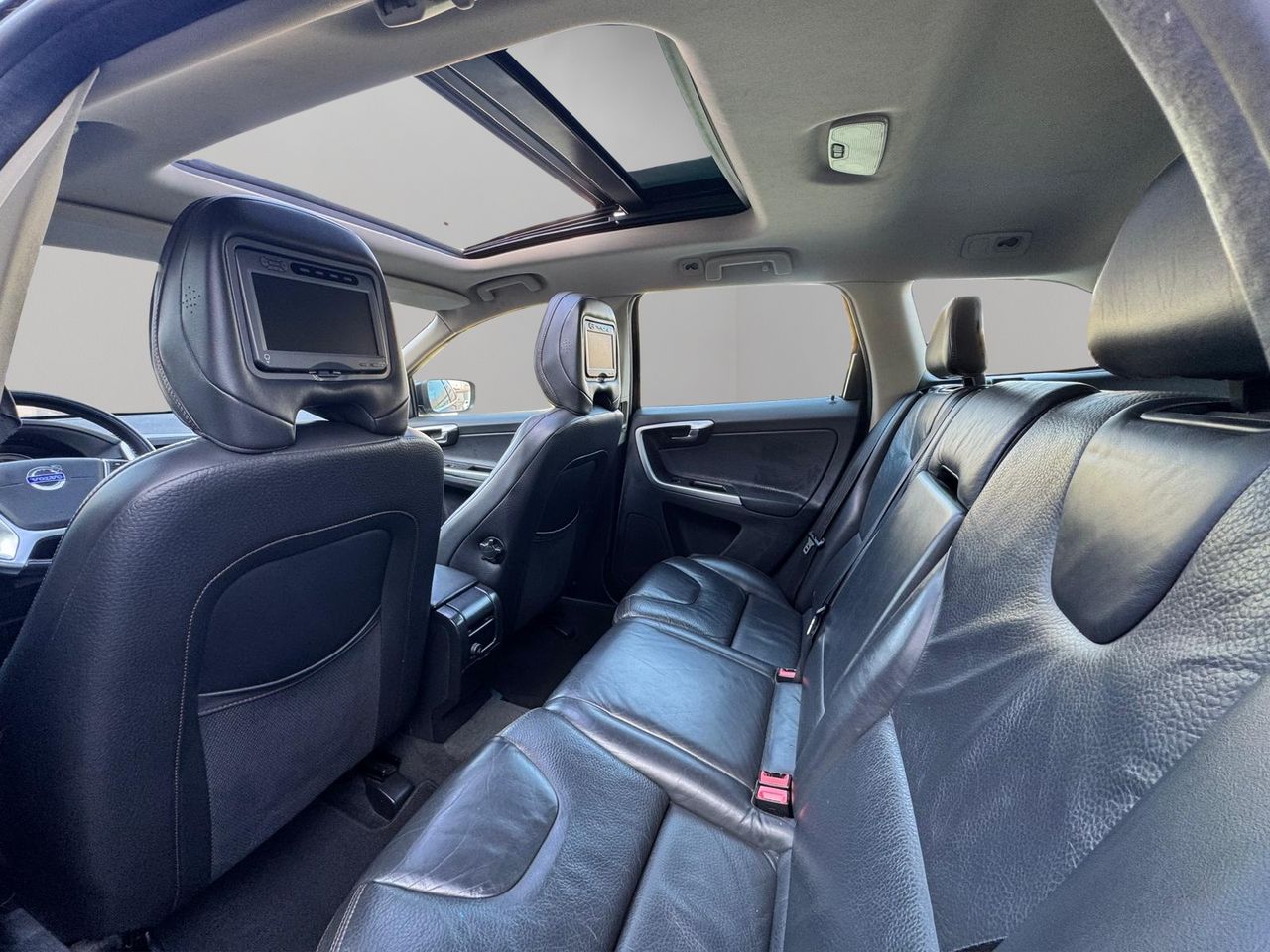 Volvo XC60 Kinetic DRIVe - Foto 26