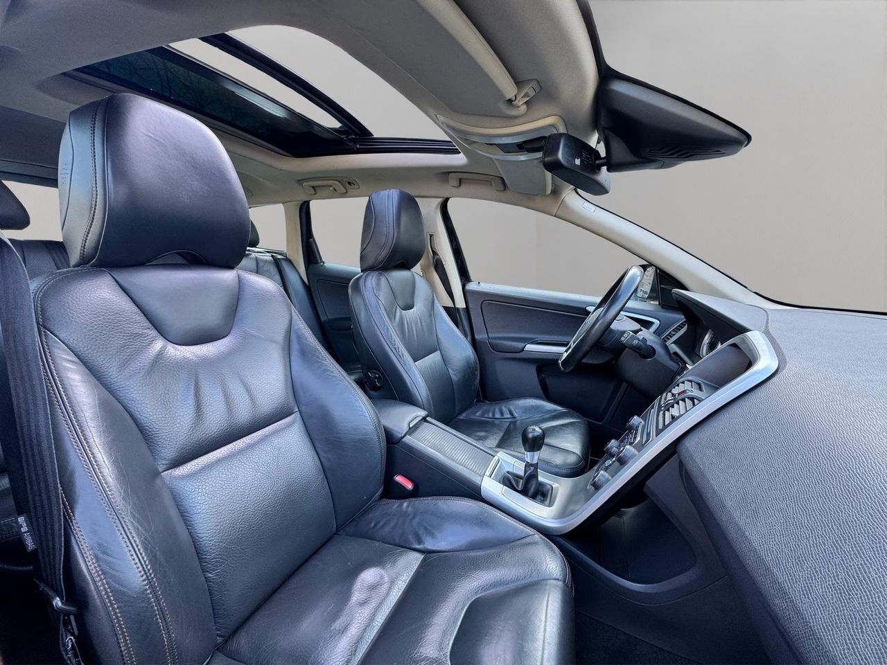 Volvo XC60 Kinetic DRIVe - Foto 12