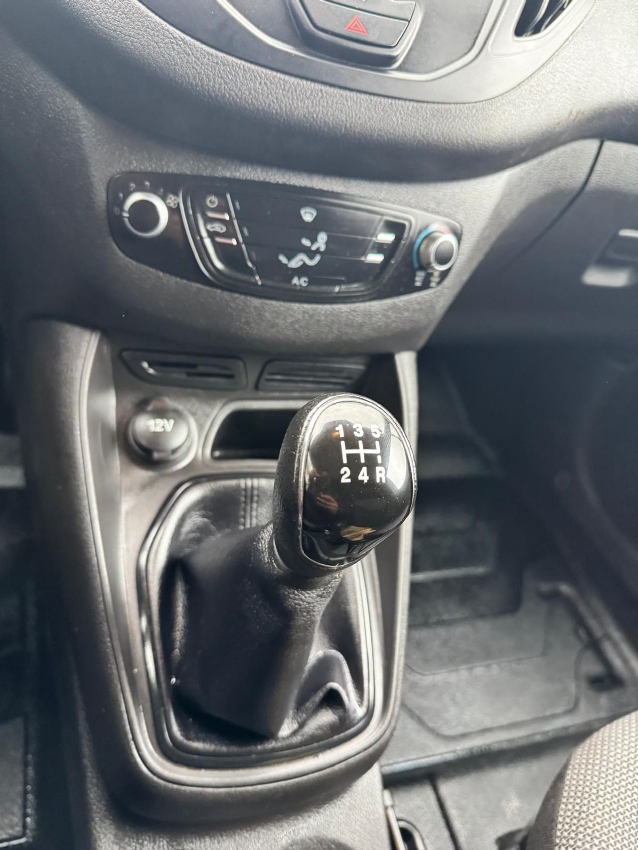 Ford Transit Courier Van 1.5 TDCi 71kW Ambiente - Foto 17