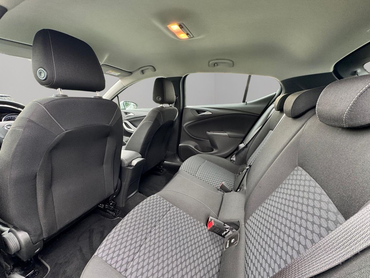 Opel Astra 5p 120 Aniversario 1.6 CDTI 81 kW (110 CV) Start/Stop - Foto 23