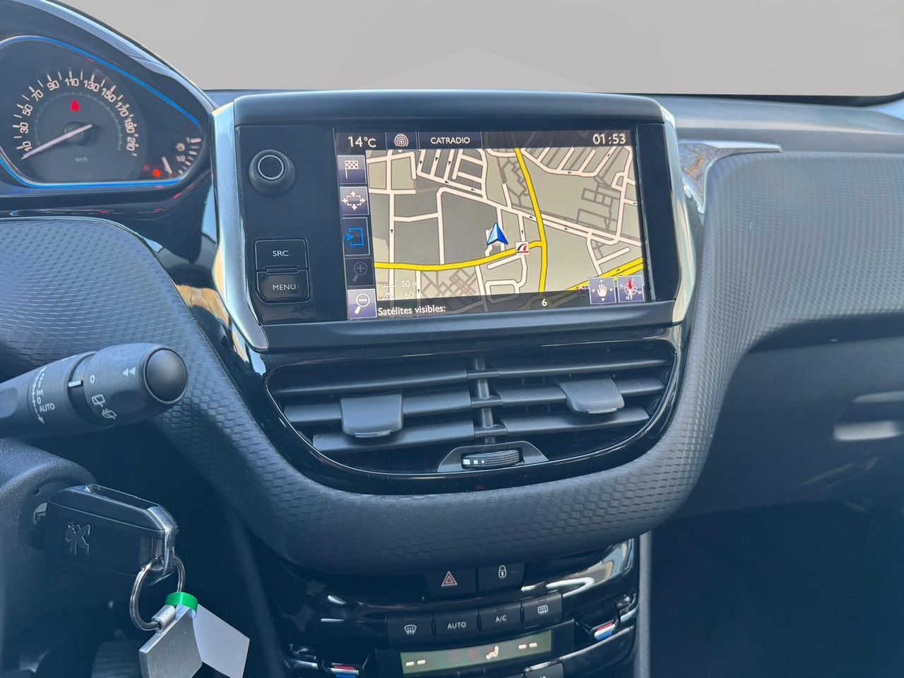 Peugeot 2008 Allure 1.2 PureTech 110 S&S - Foto 13