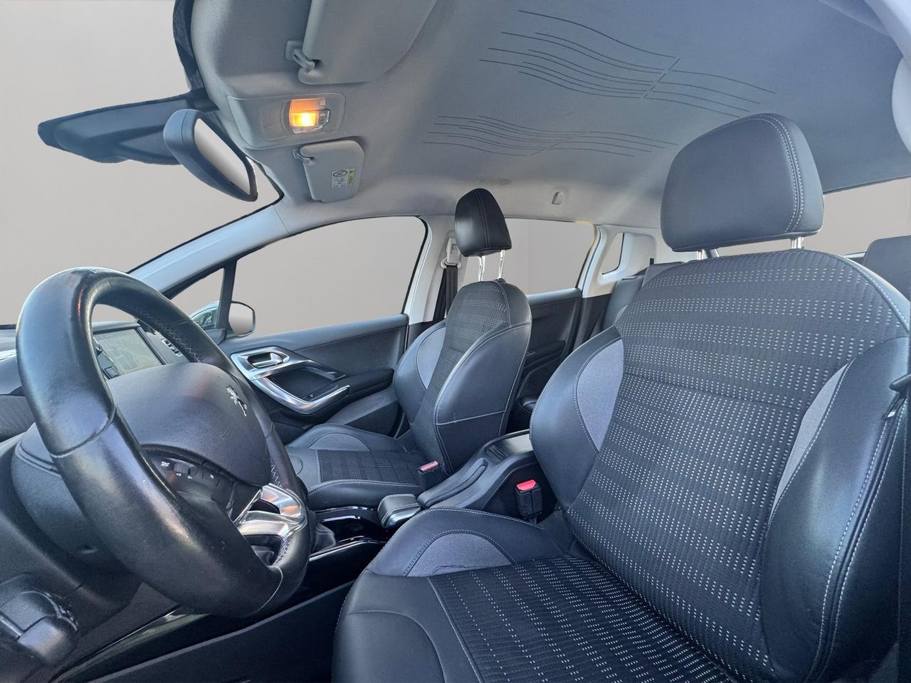 Peugeot 2008 Allure 1.2 PureTech 110 S&S - Foto 9