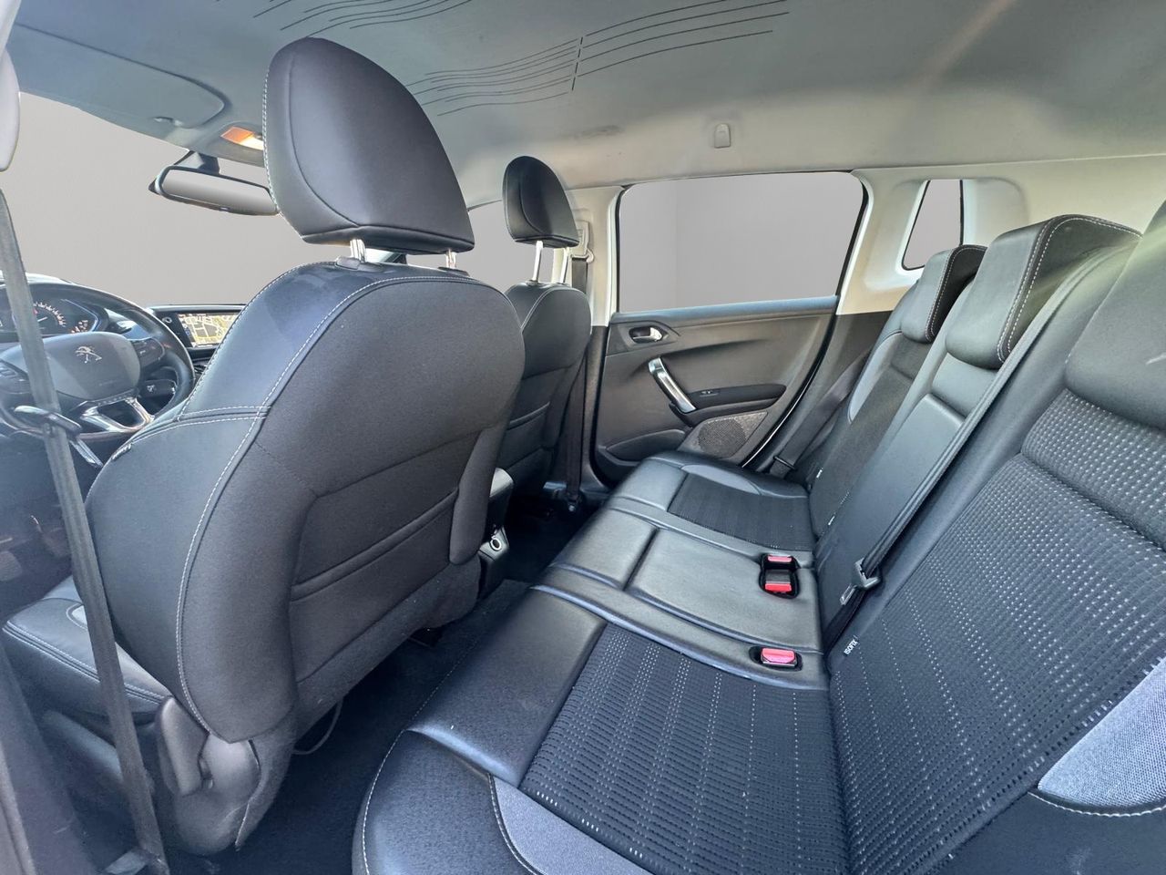 Peugeot 2008 Allure 1.2 PureTech 110 S&S - Foto 27