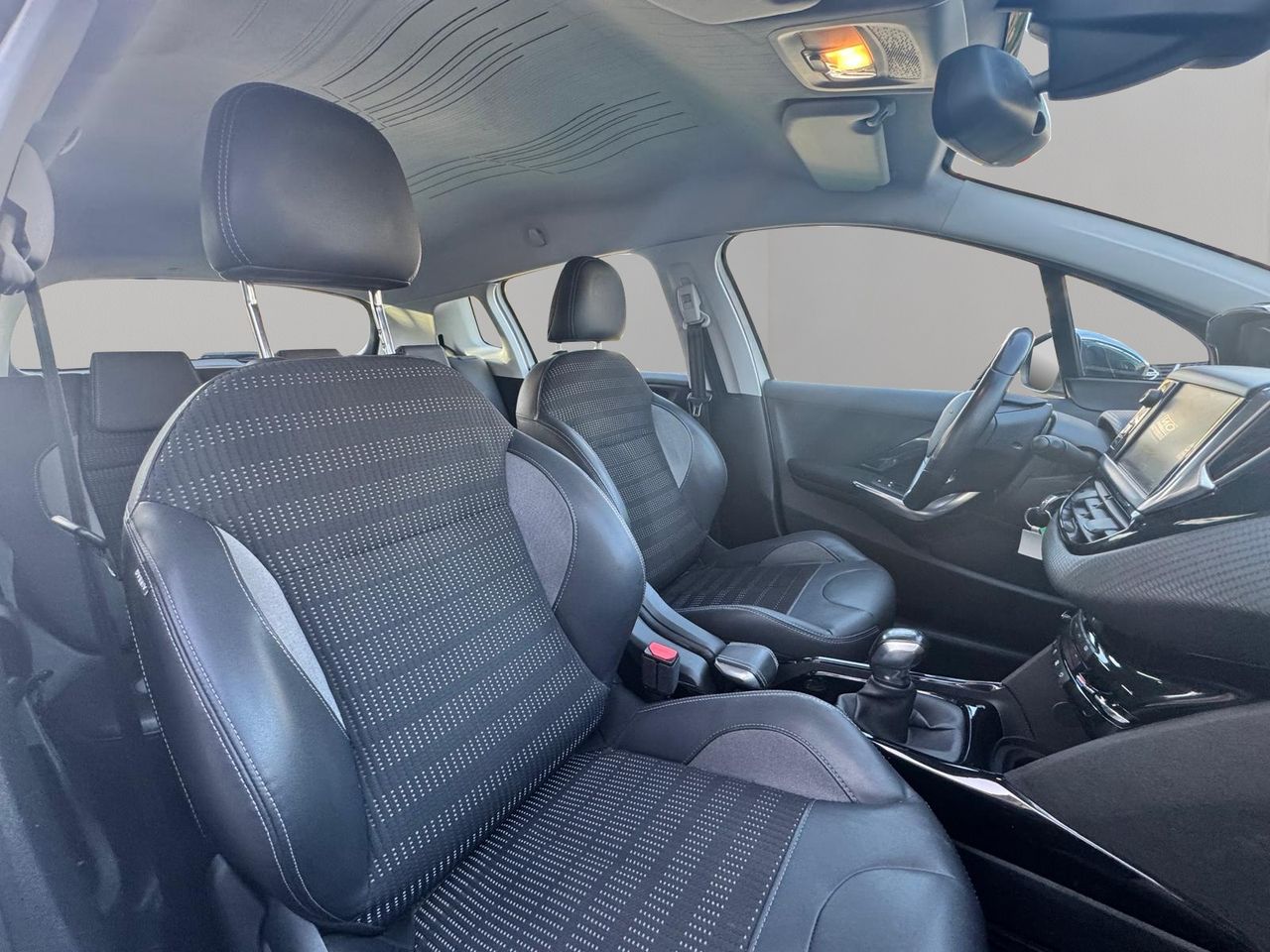 Peugeot 2008 Allure 1.2 PureTech 110 S&S - Foto 12