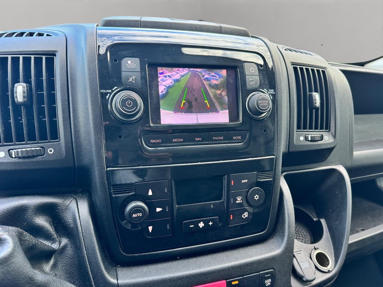 Citroën Jumper BlueHDi 103KW 140CV Furgon 35L2H2 - Foto 14