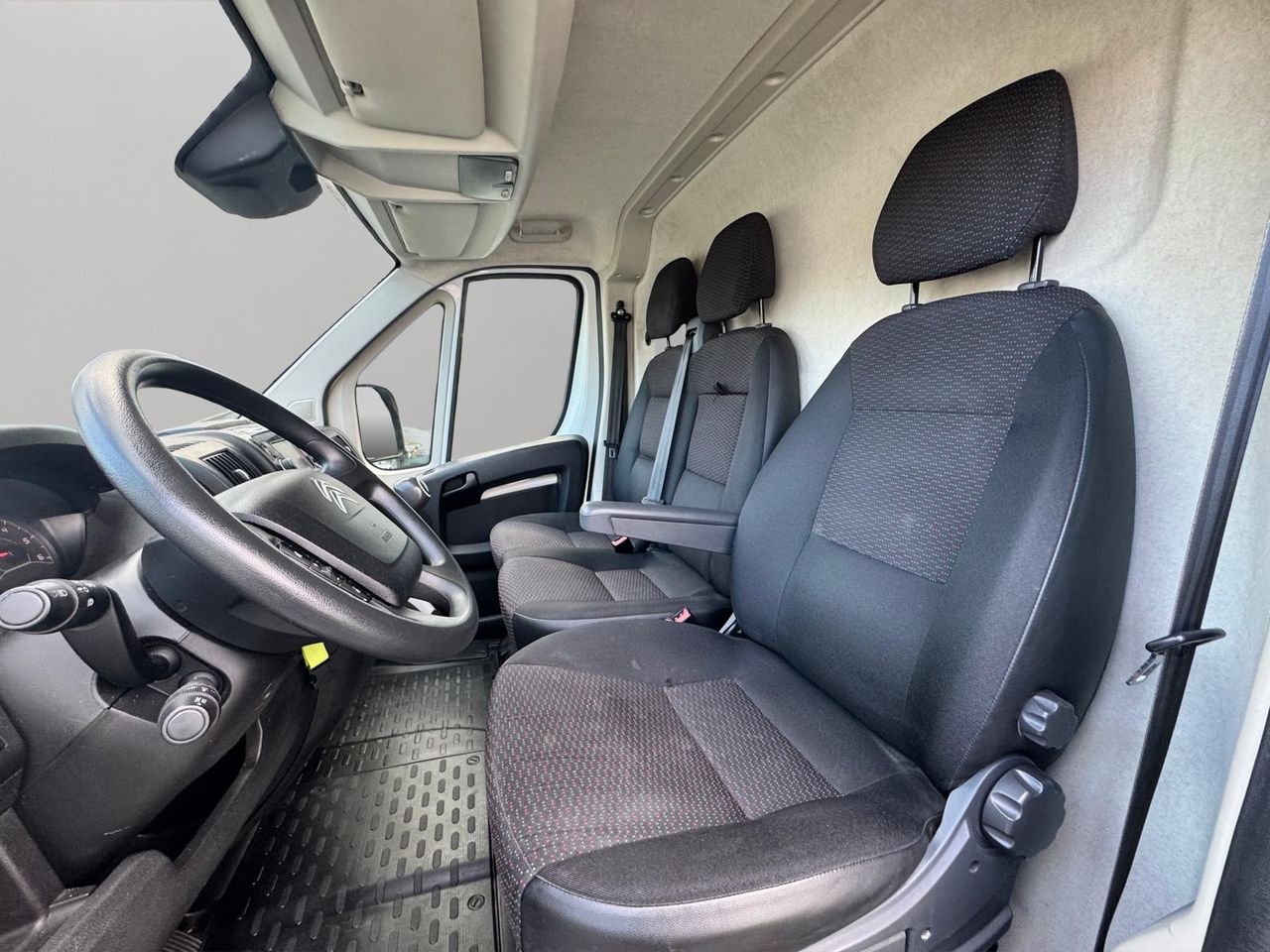 Citroën Jumper BlueHDi 103KW 140CV Furgon 35L2H2 - Foto 9