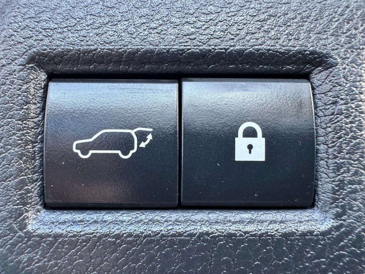 Lexus NX 300h Premium 2WD - Foto 17