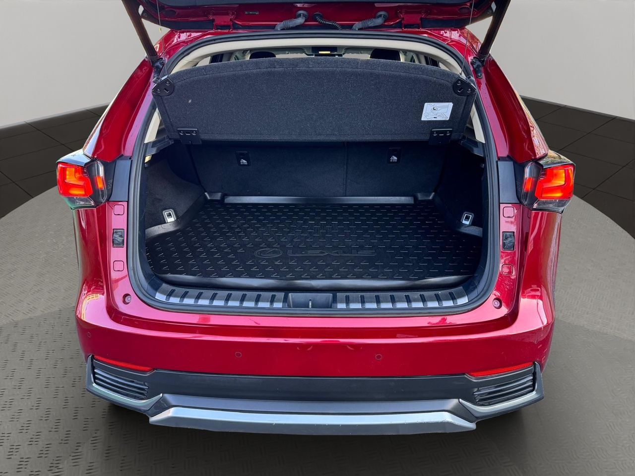 Lexus NX 300h Premium 2WD - Foto 29