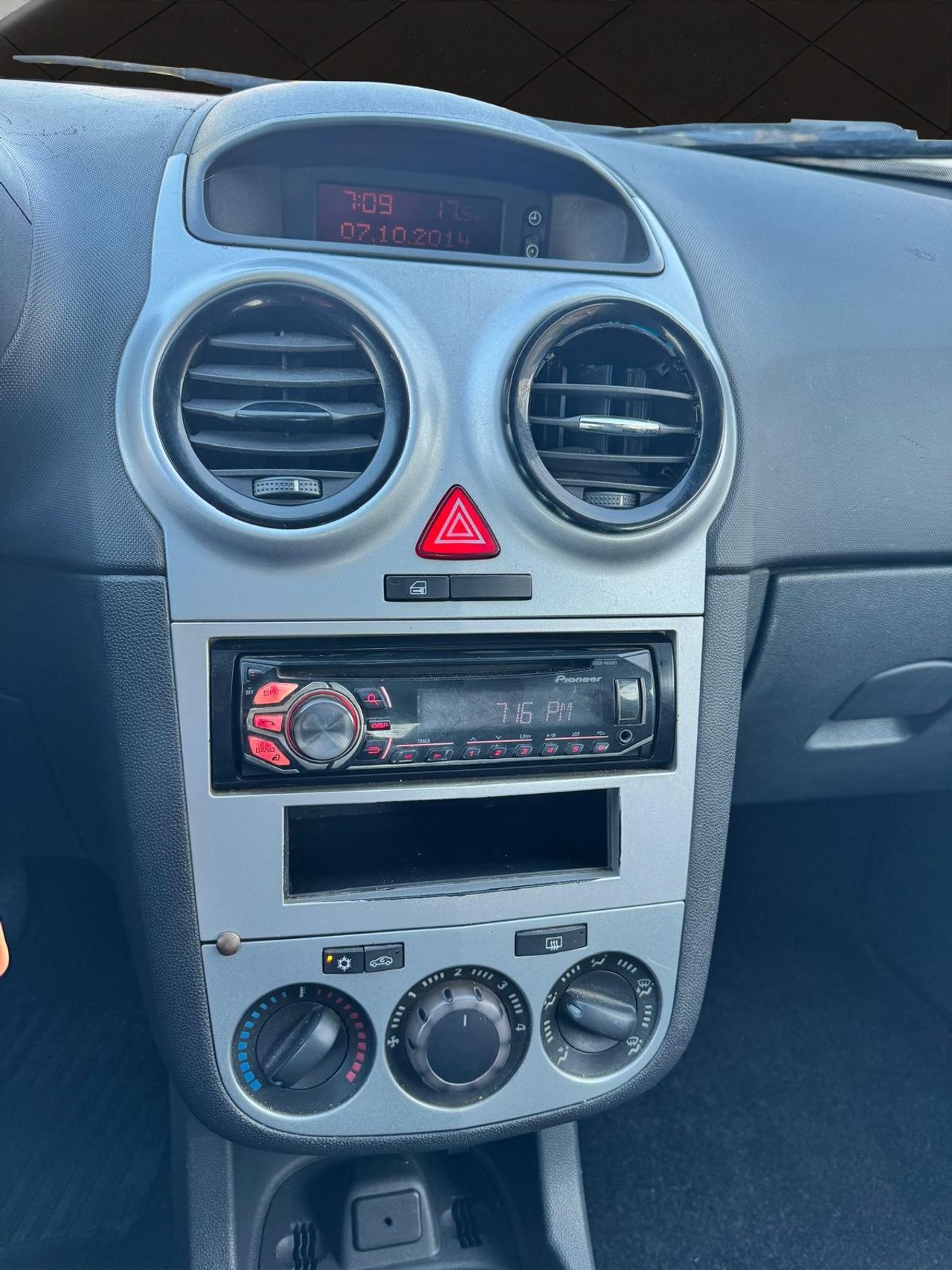 Opel Corsa 3p Expression 1.3 CDTi ecoFLEX 75 CV - Foto 14