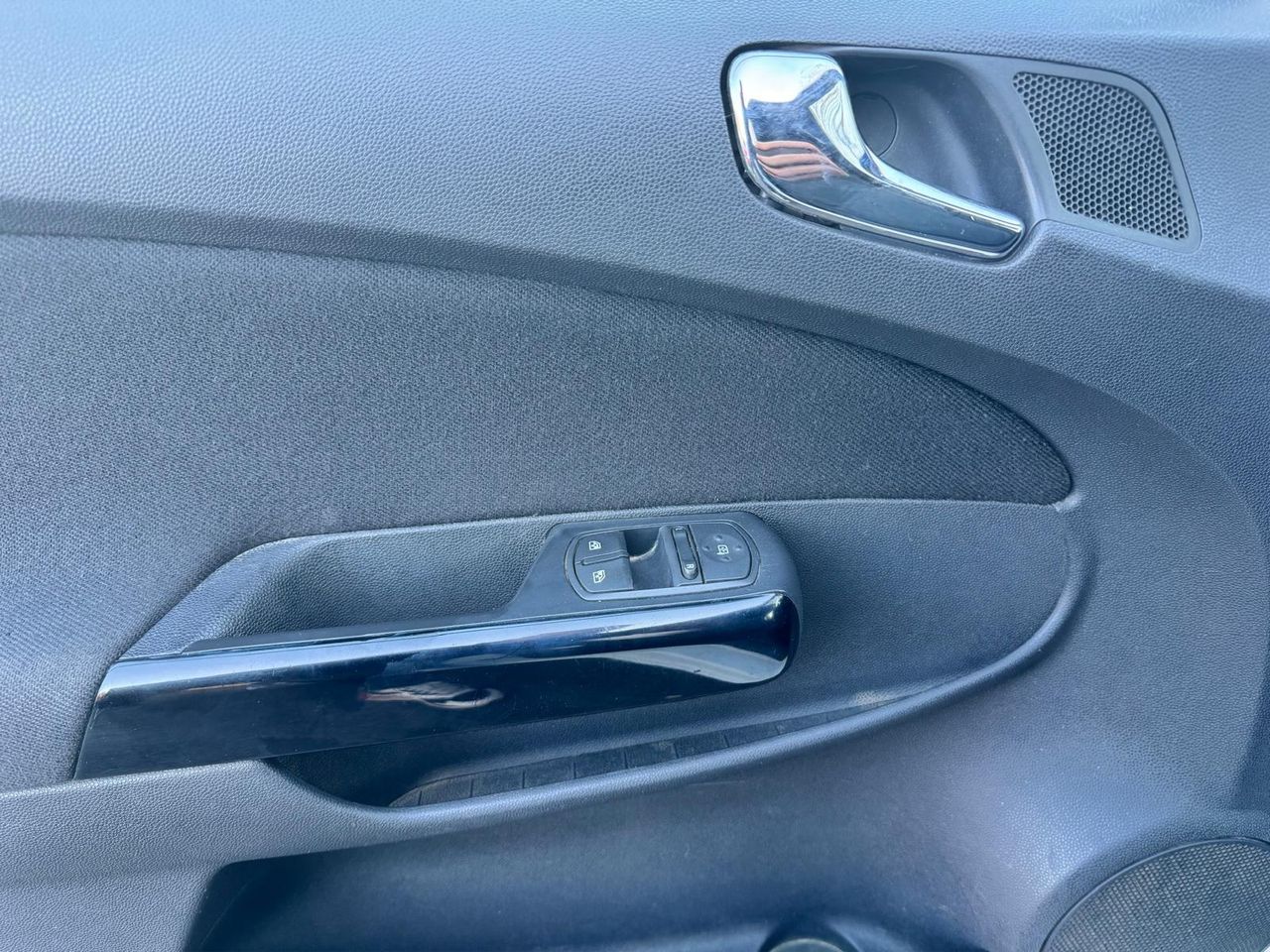 Opel Corsa 3p Expression 1.3 CDTi ecoFLEX 75 CV - Foto 17