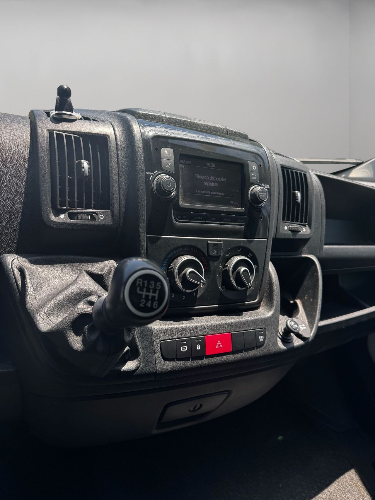 Peugeot Boxer 333 L2 H2 BHDI 103kW 140CV SS 6 V. M - Foto 15
