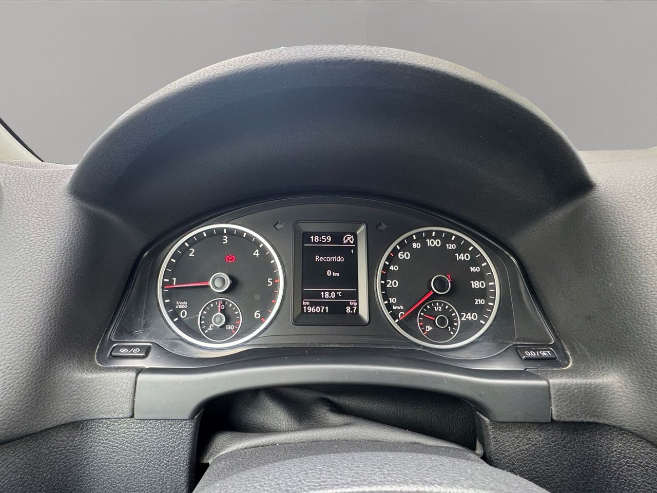 Volkswagen Tiguan Tiguan Advance 2.0 TDI 140 CV BlueMotion Technology 4x2 - Foto 17