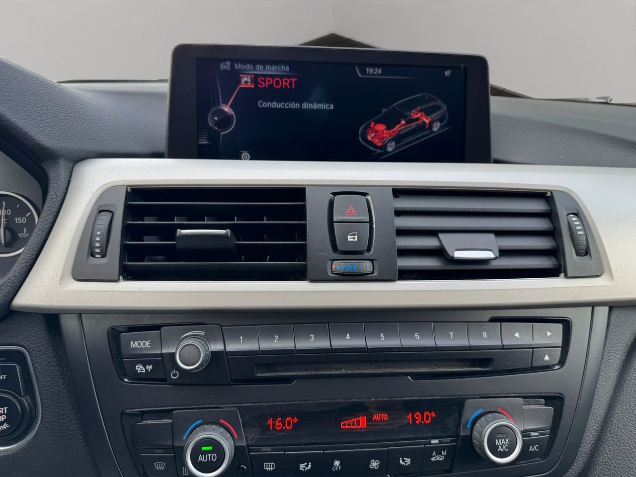 BMW Serie 3 320d EfficientDynamics Touring - Foto 13