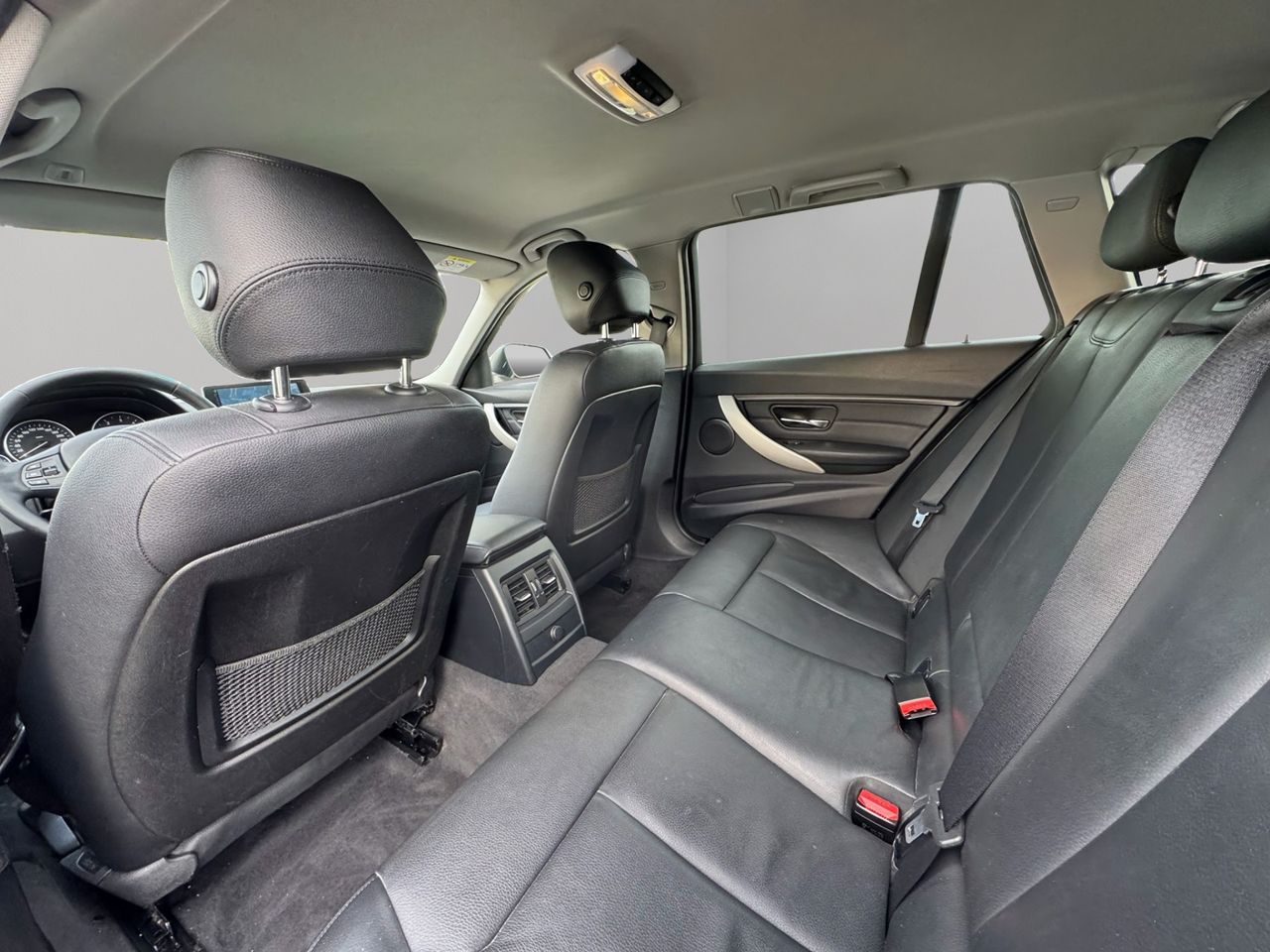 BMW Serie 3 320d EfficientDynamics Touring - Foto 24