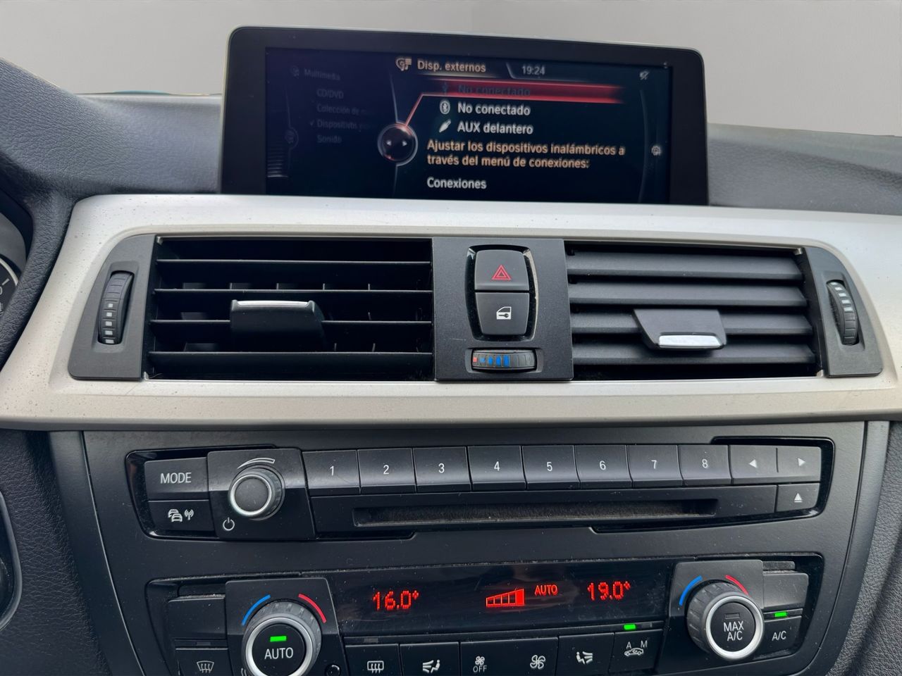 BMW Serie 3 320d EfficientDynamics Touring - Foto 17