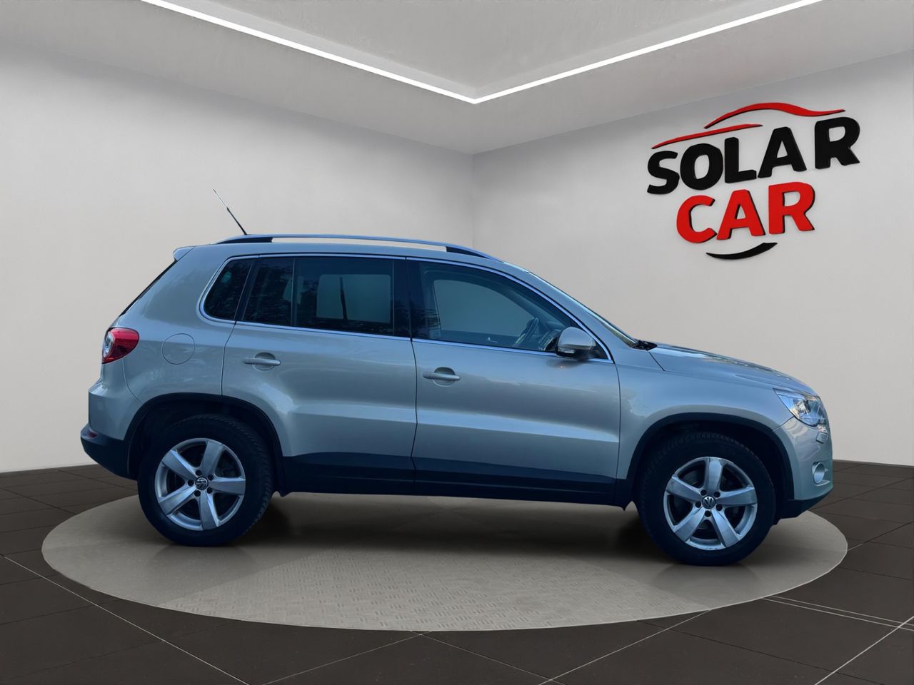 Volkswagen Tiguan +Motion 2.0 TDI 140 CV 4Motion DSG - Foto 5