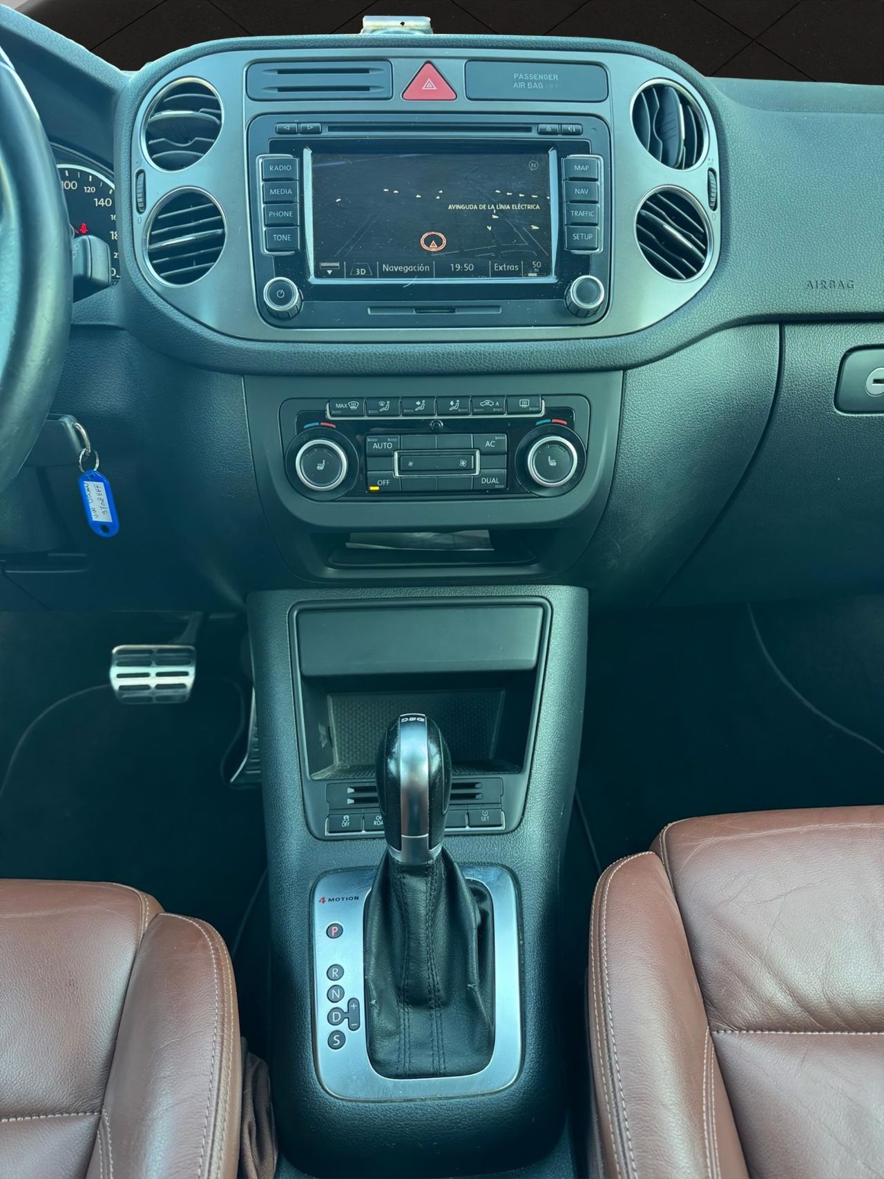 Volkswagen Tiguan +Motion 2.0 TDI 140 CV 4Motion DSG - Foto 18