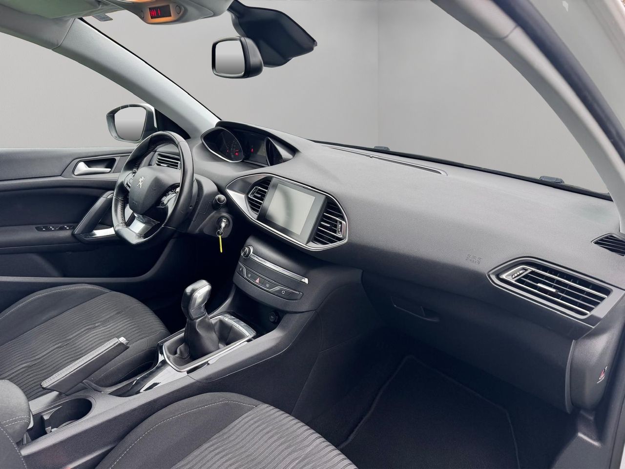 Peugeot 308 1.2 110CV - Foto 11