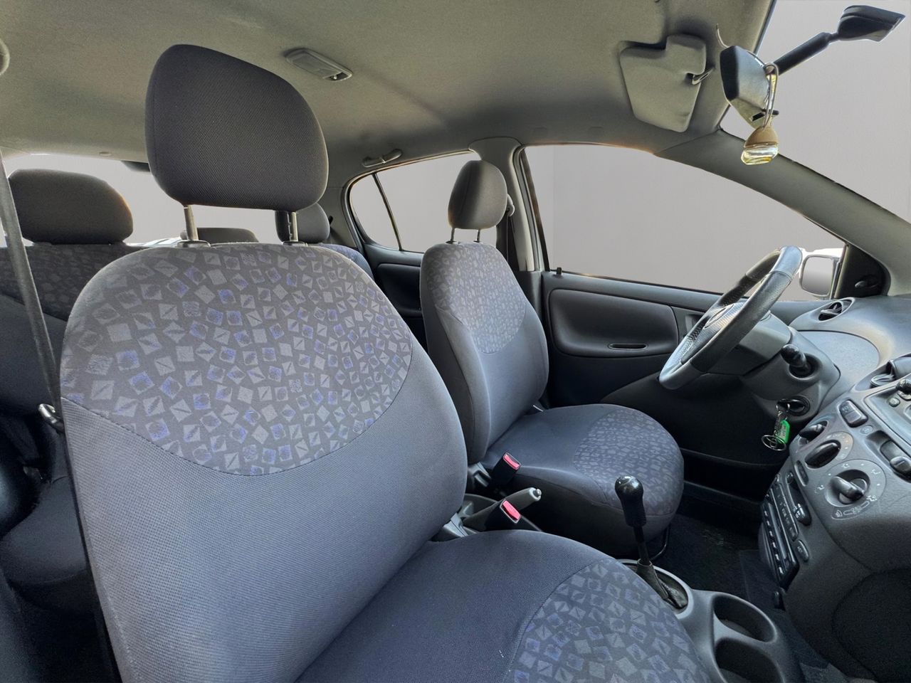 Toyota Yaris 5p 1.3 VVT-i Luna - Foto 12