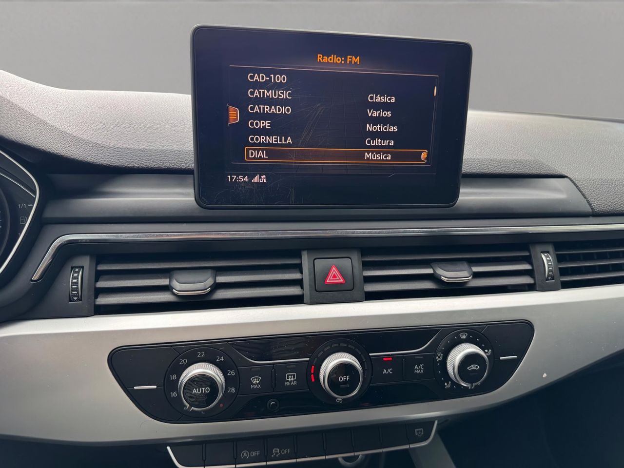 Audi A4 2.0 TDI 110 kW - Foto 13