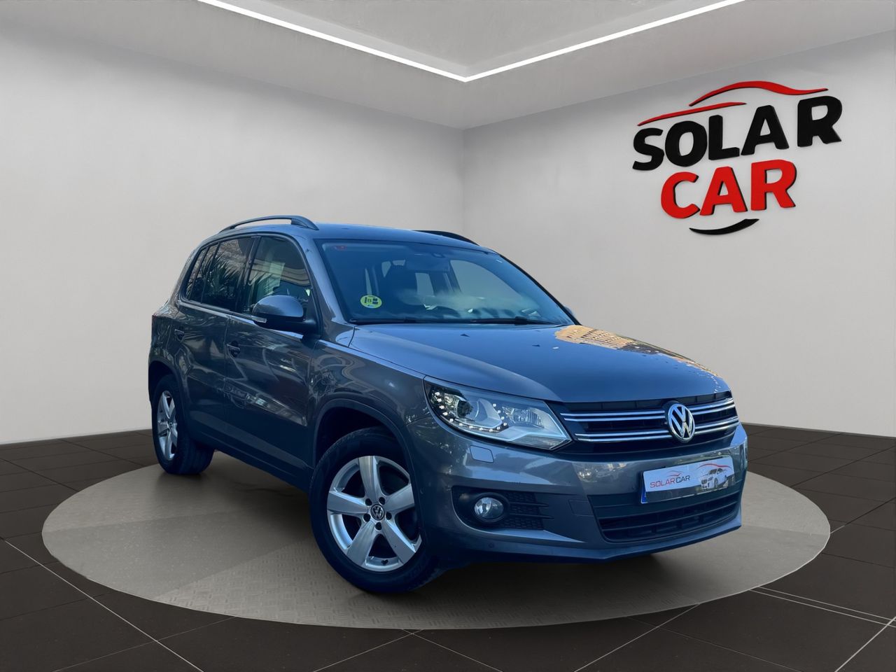 Volkswagen Tiguan T1 2.0 TDI 110 CV BlueMotion Technology 4x2 - Foto 4