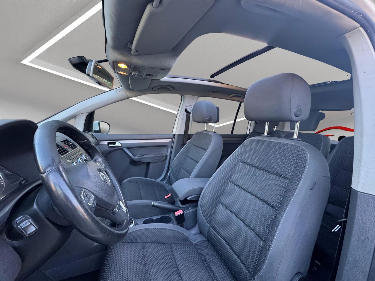 Volkswagen Touran Advance 2.0 TDI 140 CV DSG - Foto 9
