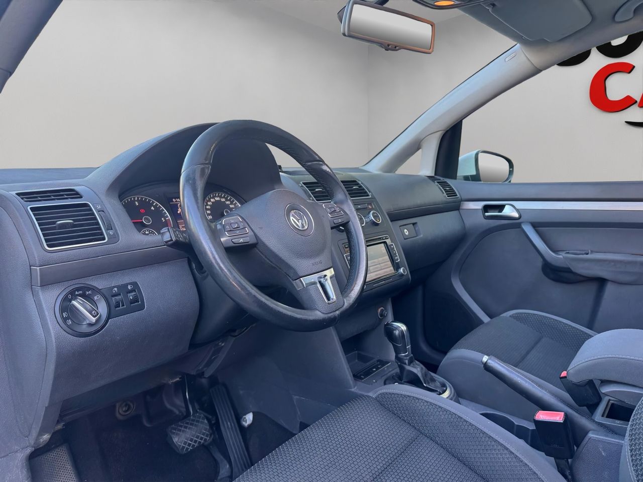 Volkswagen Touran Advance 2.0 TDI 140 CV DSG - Foto 8