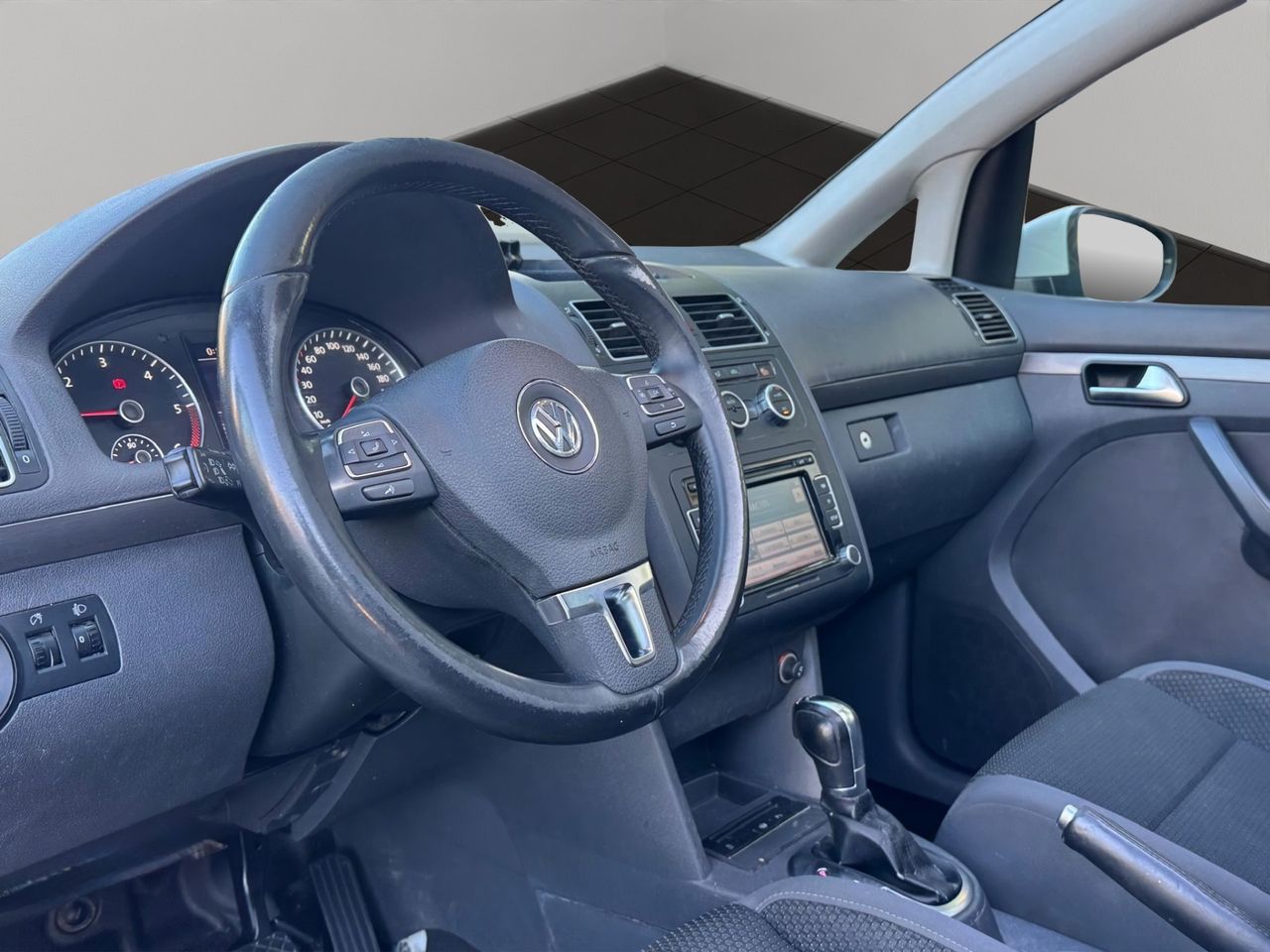 Volkswagen Touran Advance 2.0 TDI 140 CV DSG - Foto 7