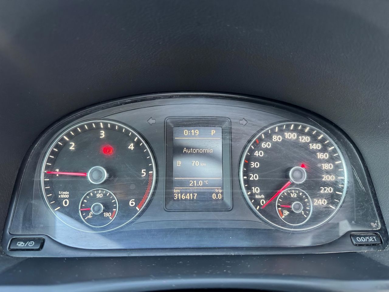Volkswagen Touran Advance 2.0 TDI 140 CV DSG - Foto 18