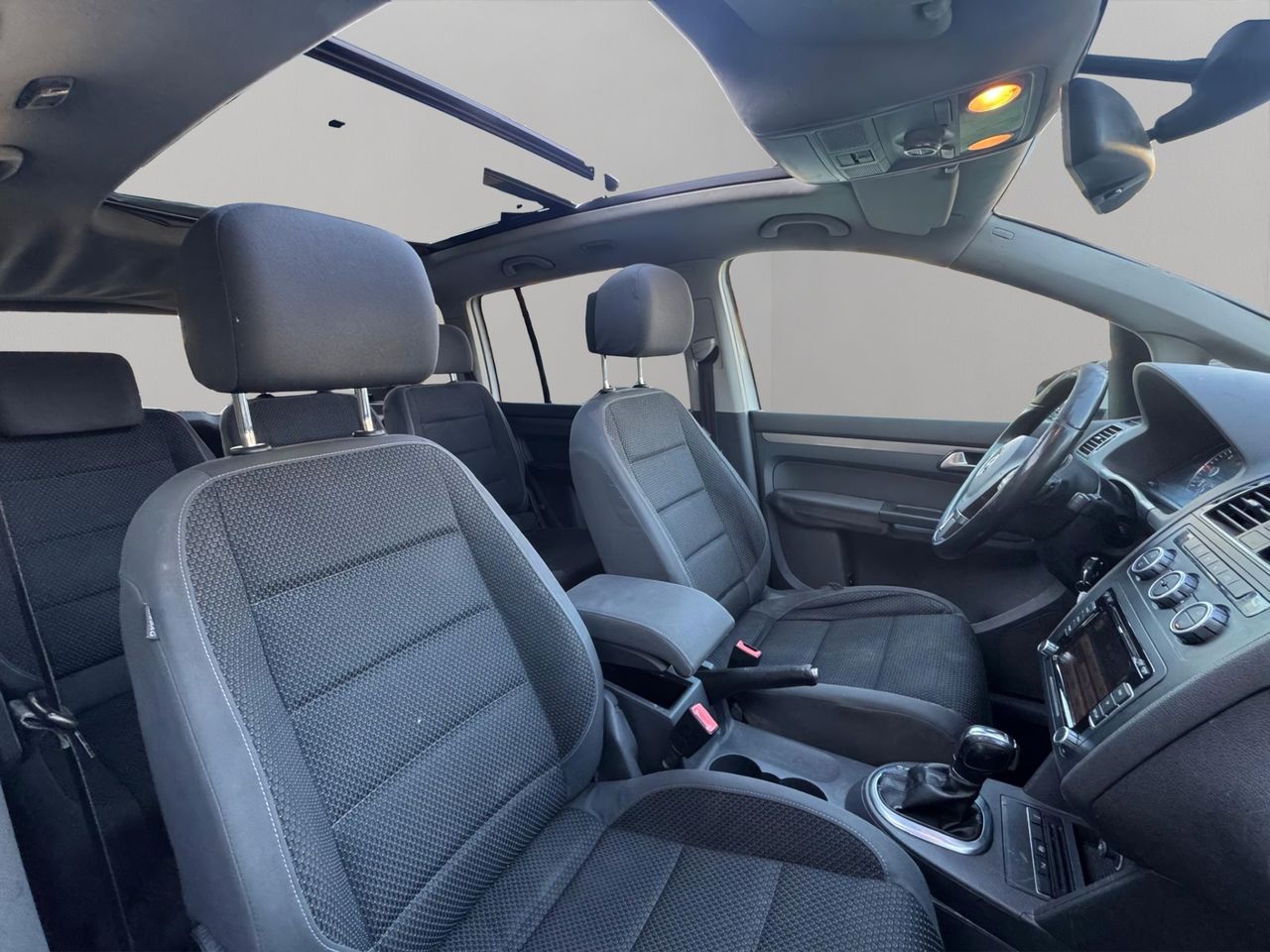 Volkswagen Touran Advance 2.0 TDI 140 CV DSG - Foto 12