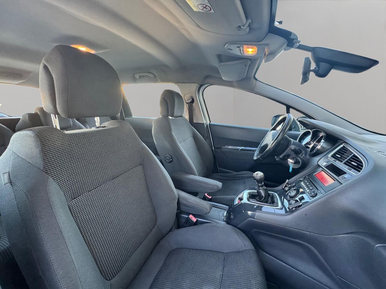 Peugeot 5008 Active 2.0 BlueHDi 150 - Foto 12