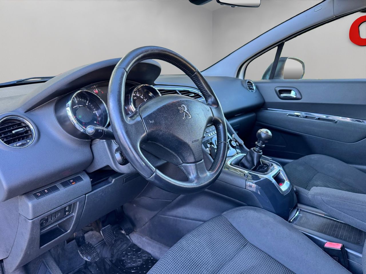 Peugeot 5008 Active 2.0 BlueHDi 150 - Foto 8
