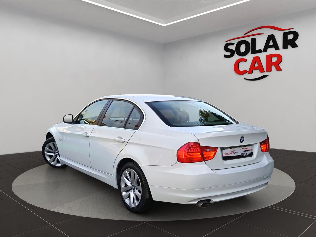 BMW Serie 3 318d Berlina - Foto 25
