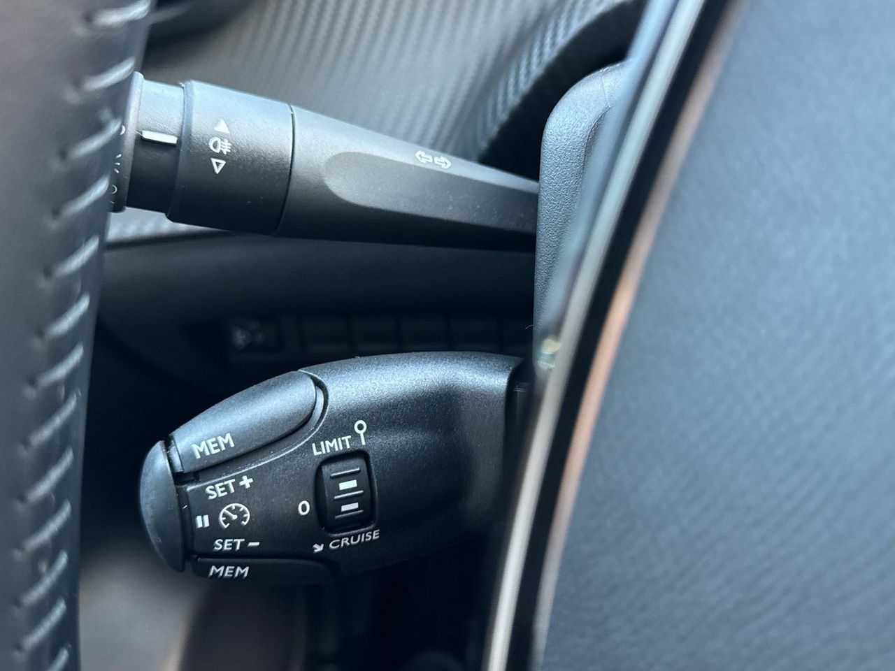 Peugeot 208 PureTech 100 Allure 75 kW (100 CV) - foto 25