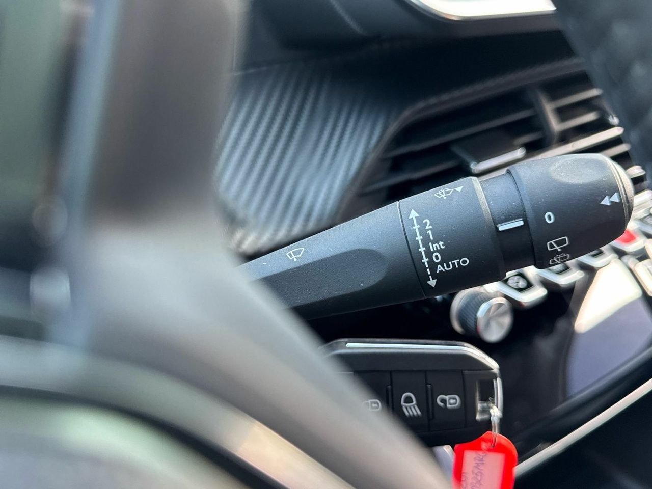 Peugeot 208 PureTech 100 Allure 75 kW (100 CV) - foto 26