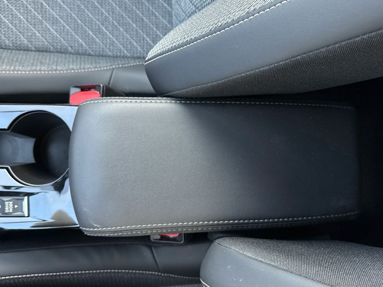 Peugeot 208 PureTech 100 Allure 75 kW (100 CV) - foto 37