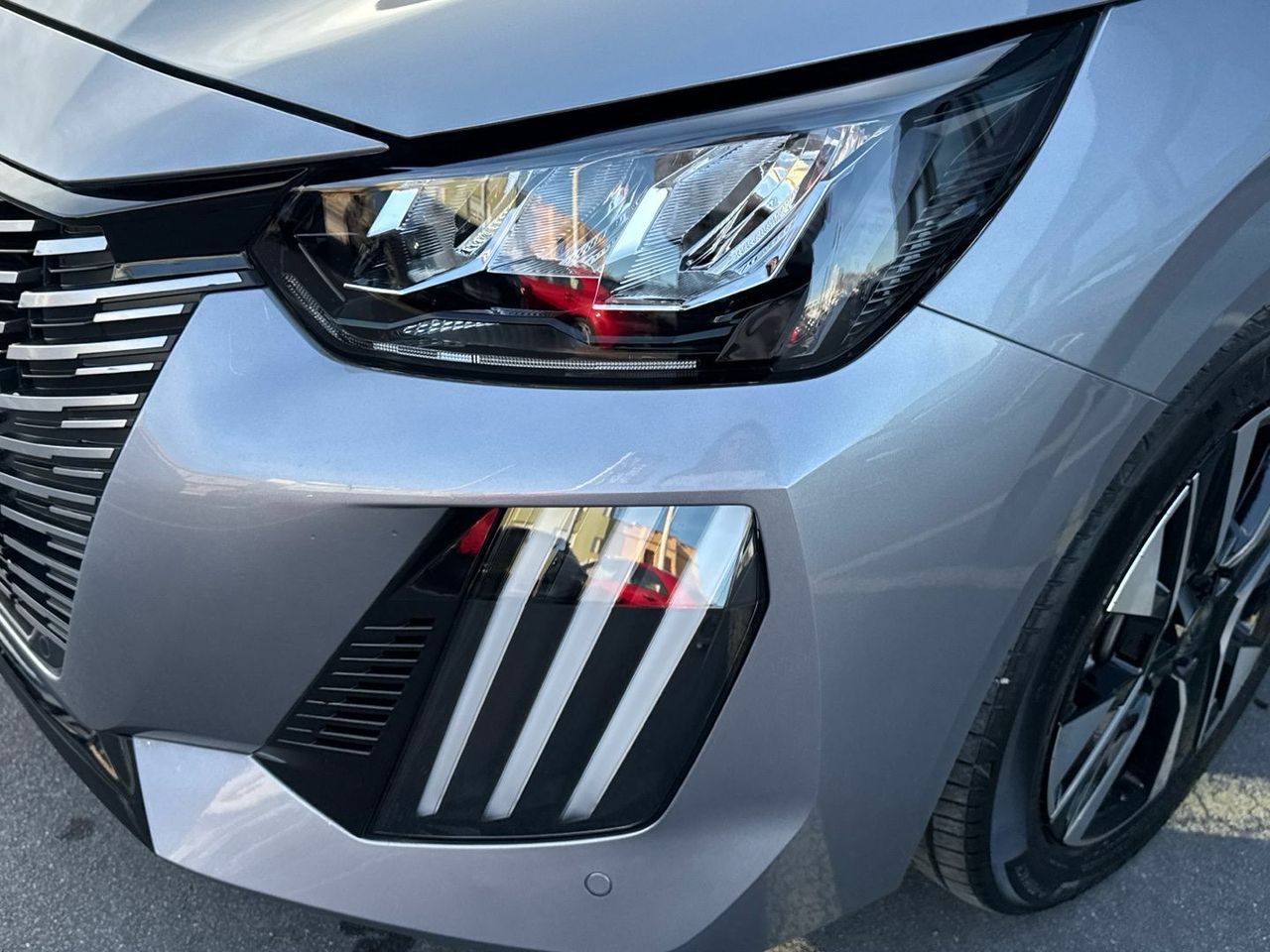 Peugeot 208 PureTech 100 Allure 75 kW (100 CV) - foto 16