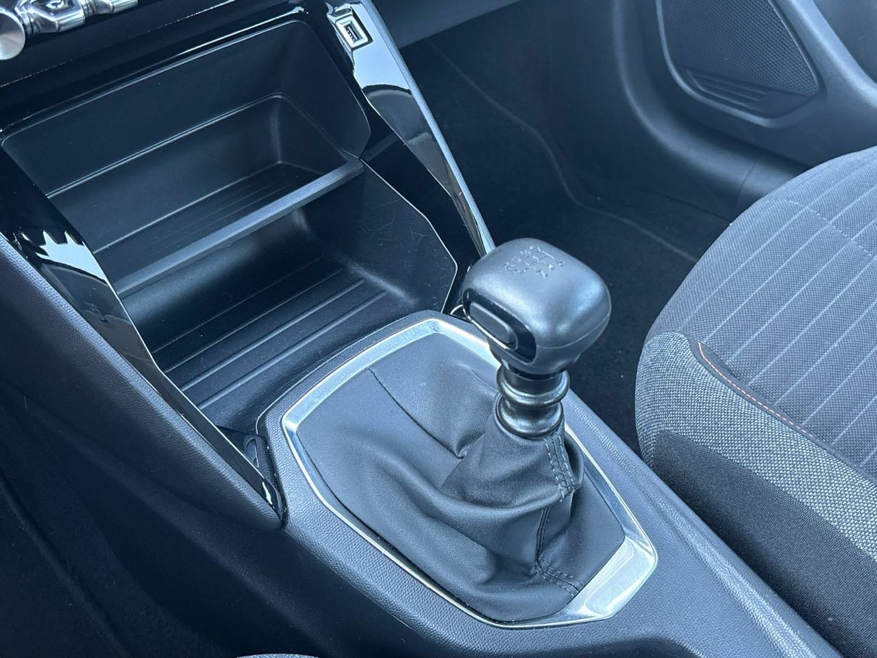 Peugeot 208 BlueHDi 100 Active 75 kW (100 CV) - foto 14