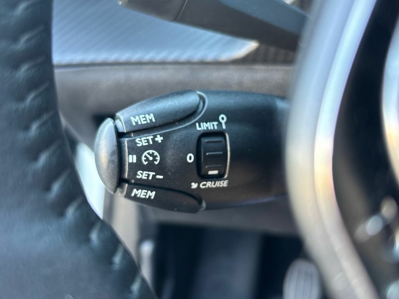 Peugeot 208 BlueHDi 100 Active 75 kW (100 CV) - foto 25