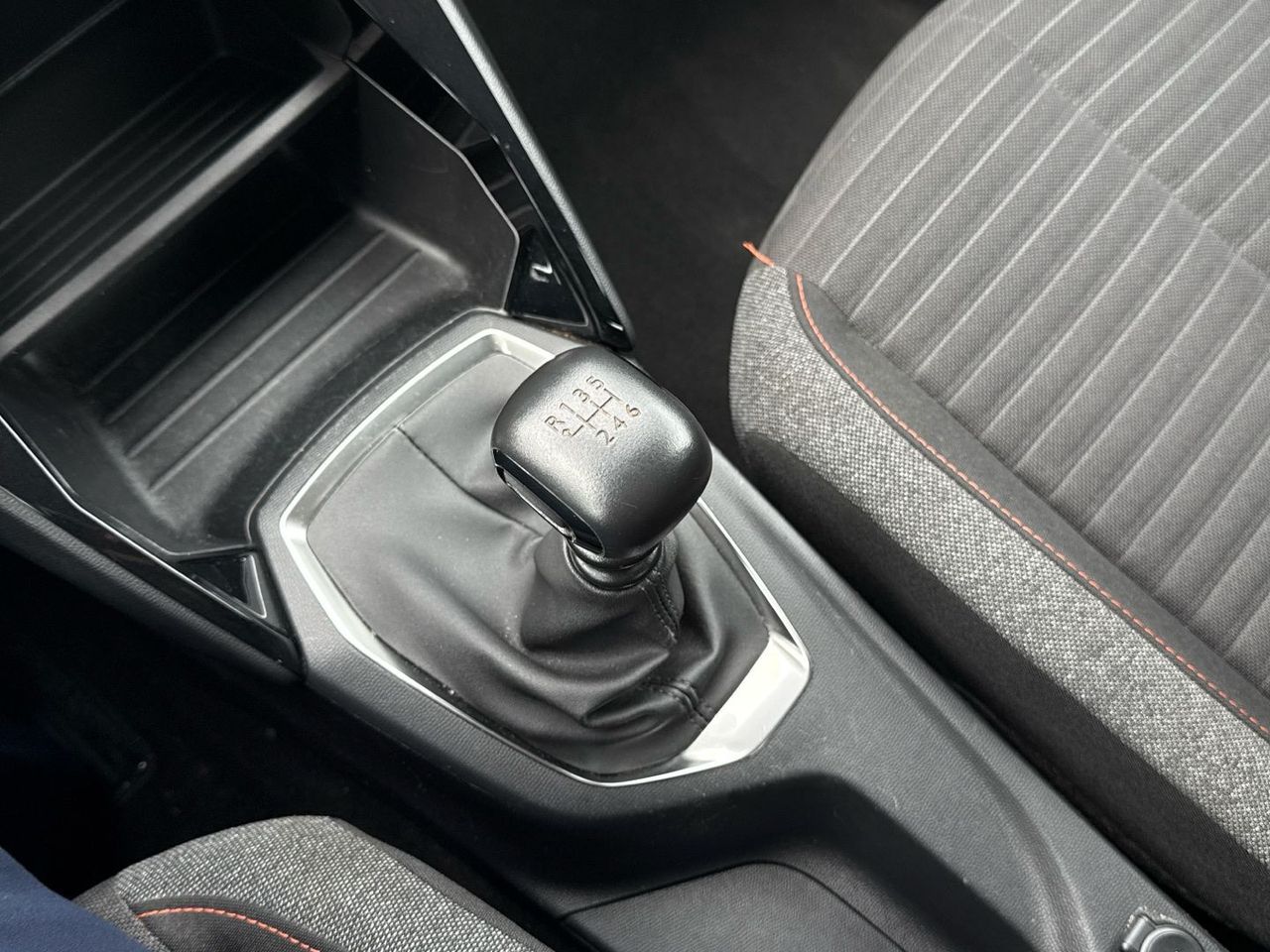 Peugeot 208 BlueHDi 100 Active 75 kW (100 CV) - foto 14